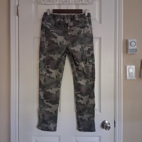 Cat & Jack Boy's Size 16 Green Camo Tapered Cargo Pants - Picture 4 of 14
